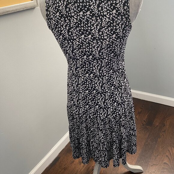 "Ivy Lane" Like New Sleeveless Flared Bottom Dress Size S - Picture 3 of 4